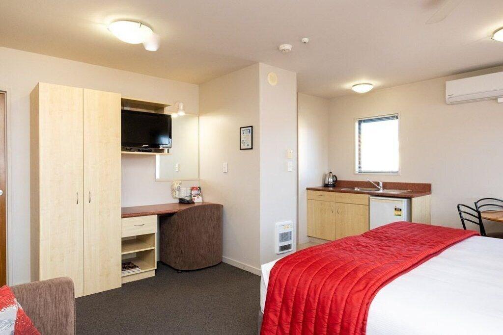 Bella Vista Motel 4*